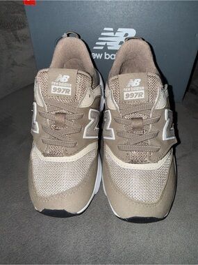 NWT | New Balance Kids 997R Casual Sneakers in Taupe | size 9